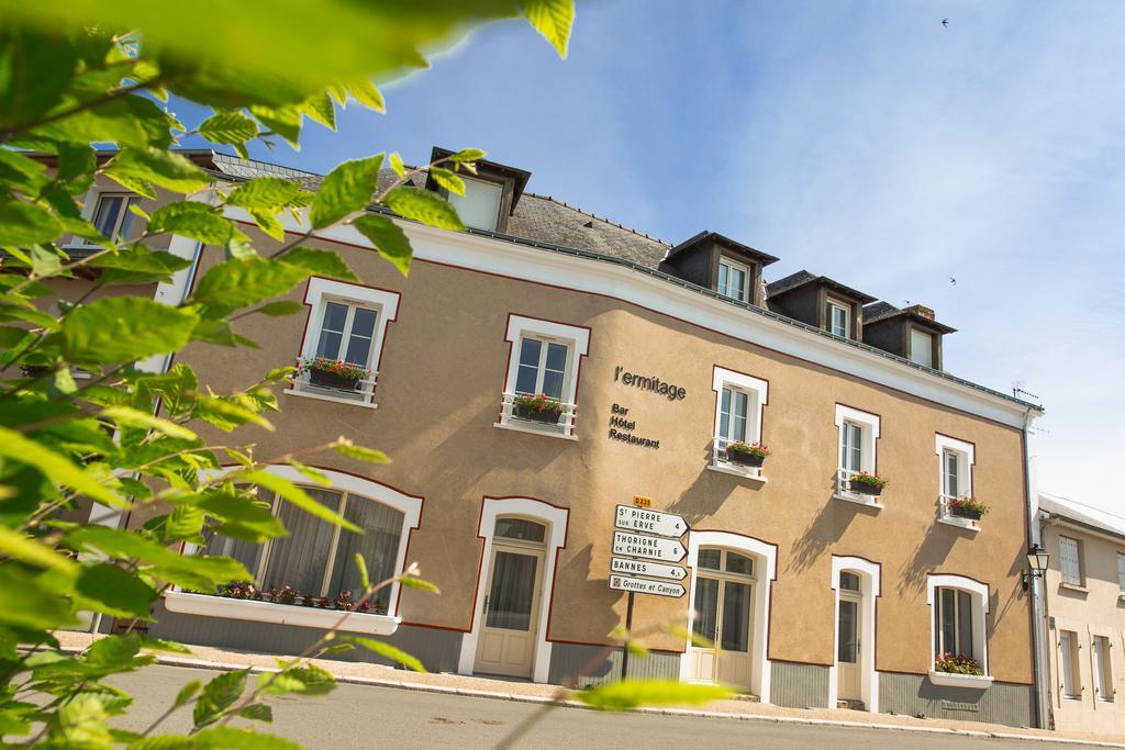 Logis L'Ermitage Hotel & Restaurant Saulges Buitenkant foto