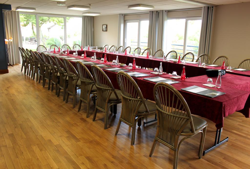 Logis L'Ermitage Hotel & Restaurant Saulges Buitenkant foto